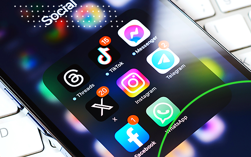 Social Media App Icons Neon Ring Green Emulent